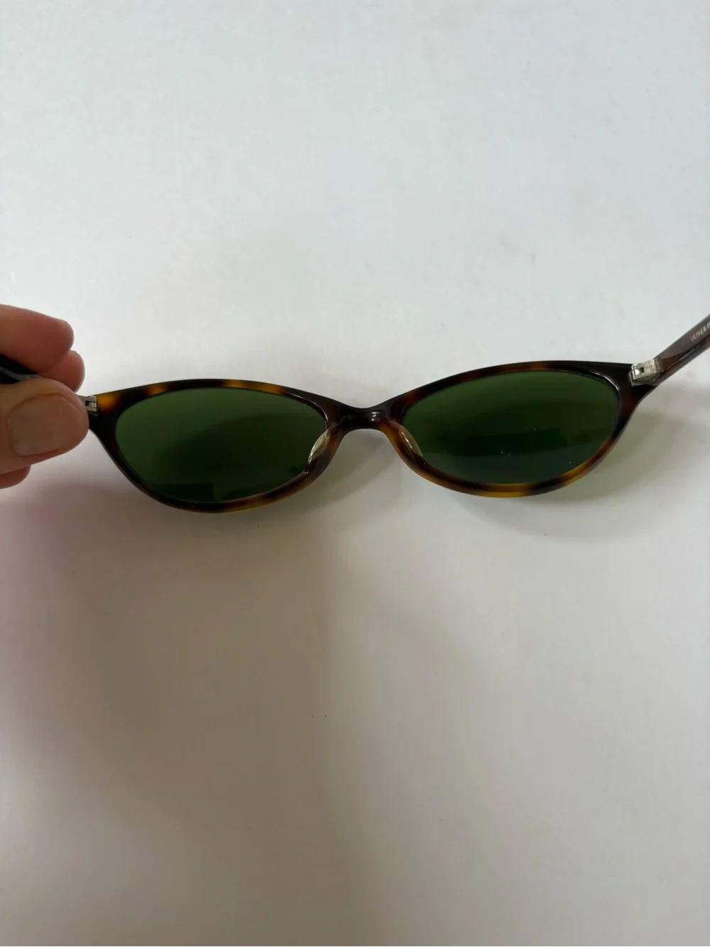 VNTG 90s Oliver Peoples Micro Oval Tortoiseshell Green Lense Sunglasses baddie